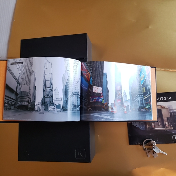 Grand Theft Auto Steel Safe Deposit Lock Box Collectible, cd and art book - Picture 4 of 5